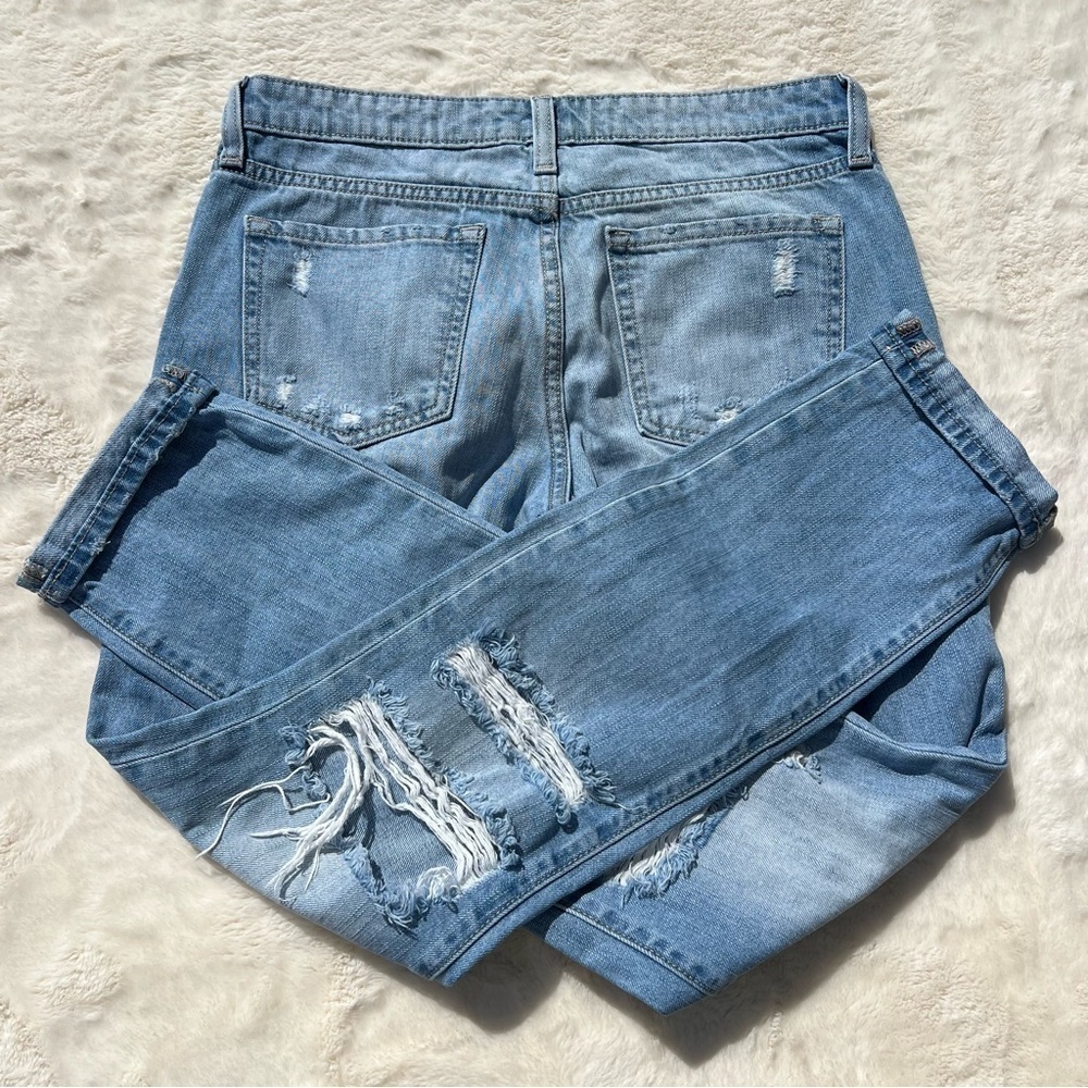 GAP Sexy Boyfriend Fit Distressed Jeans - Picture 5 of 6